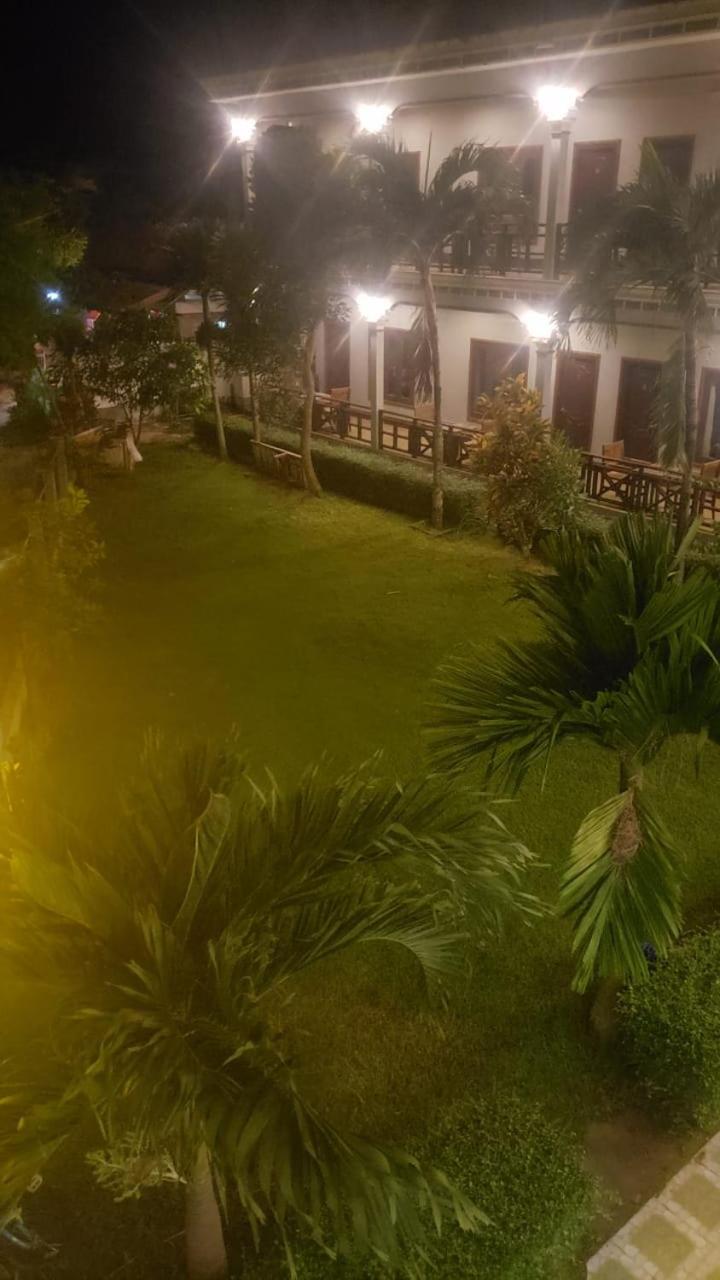 Mama Leurth Sunset Guesthouse Ban Dondét Exterior foto